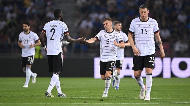 开云娱乐-拜仁帮低迷，两闸反复试错，弗利克的德国队开倒车